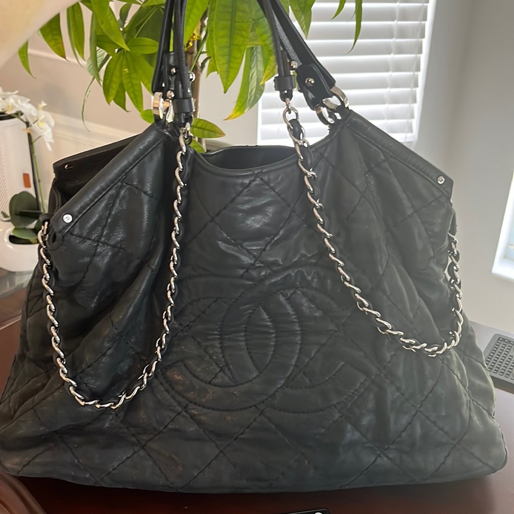 Chanel 2-way strap slouch bag!
